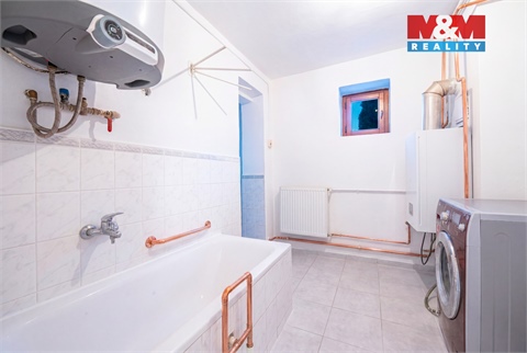 Prodej rodinného domu, 294 m² - 10