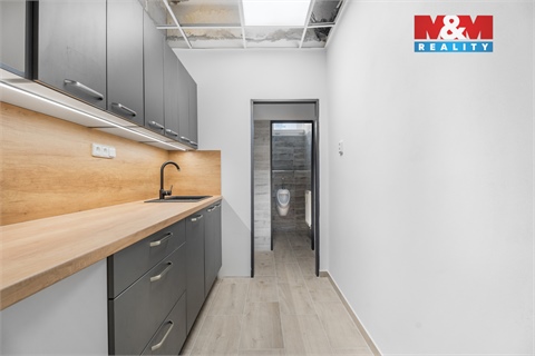 Pronájem kanceláře, 247 m² - 2