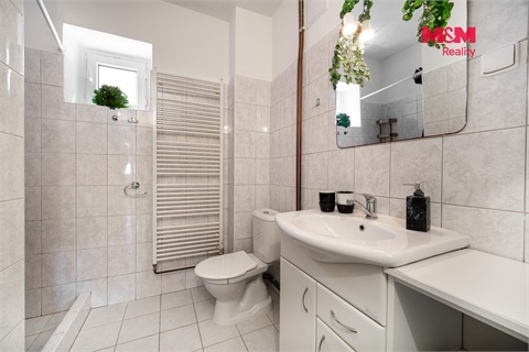 Prodej komerčního objektu, 1 152 m² 20