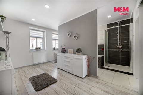 Prodej komerčního objektu, 1 152 m² 28