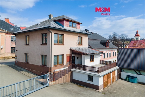 Prodej rodinného domu, 1 152 m² 0