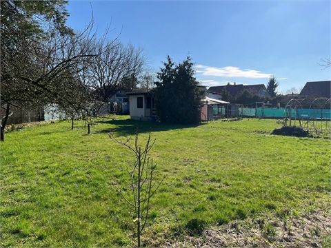 Prodej stavebního pozemku, 1 073 m² 0