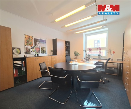 Prodej kanceláře, 1 100 m² 2