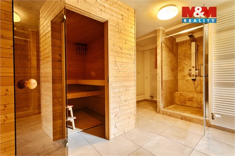 Prodej rodinného domu, 303 m² 16