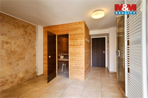 Prodej rodinného domu, 303 m² - 14