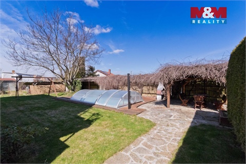 Prodej rodinného domu, 303 m² 2