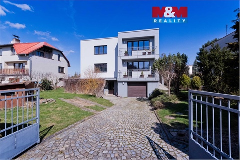 Prodej rodinného domu, 303 m² 0