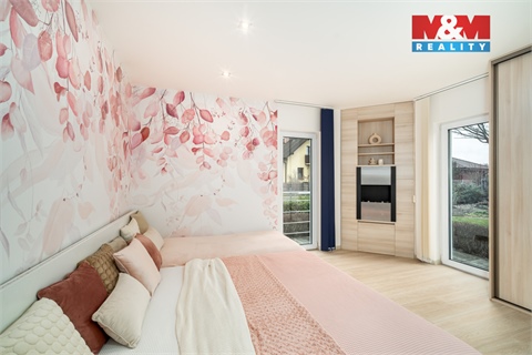 Prodej rodinného domu, 266 m² - 10