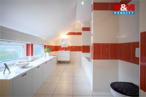 Prodej rodinného domu, 266 m² 18