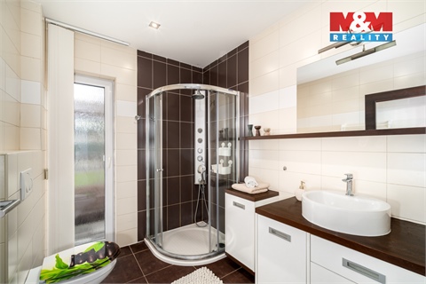 Prodej rodinného domu, 266 m² 12