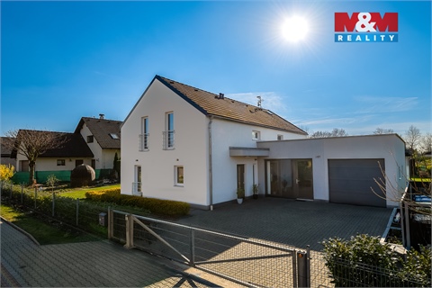 Prodej rodinného domu, 266 m² - 0