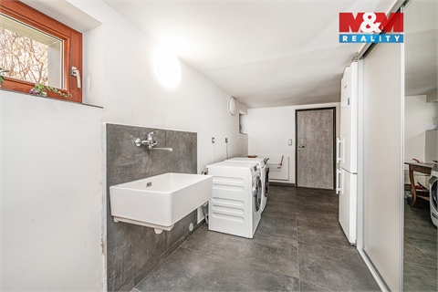 Prodej rodinného domu, 312 m² 12