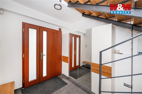 Prodej rodinného domu, 312 m² - 12