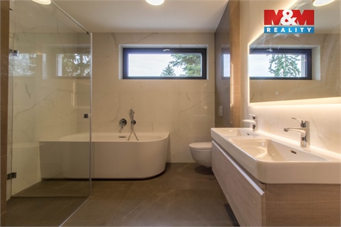 Pronájem rodinného domu, 270 m² 12