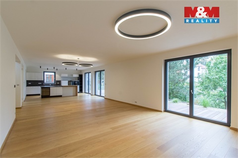 Pronájem rodinného domu, 270 m² 8