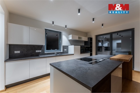 Pronájem rodinného domu, 270 m² - 0