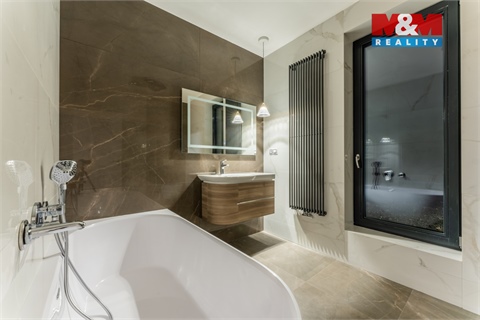 Pronájem rodinného domu, 270 m² - 2