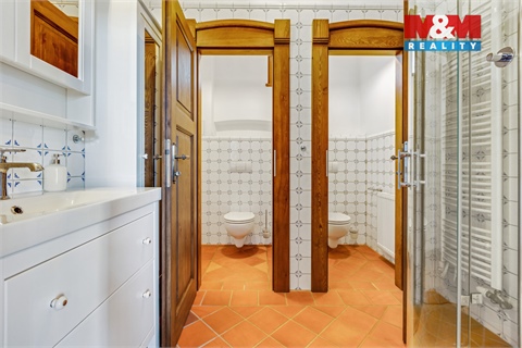 Prodej rodinného domu, 332 m² 10