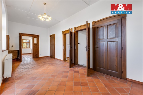 Prodej rodinného domu, 332 m² 14