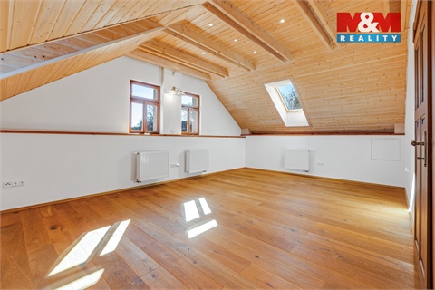 Prodej rodinného domu, 332 m² 6