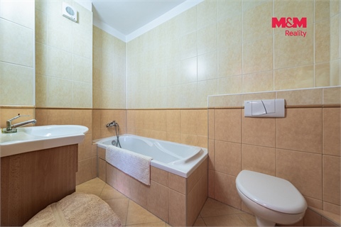 Prodej rodinného domu, 300 m² 14