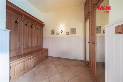Prodej rodinného domu, 300 m² - 14