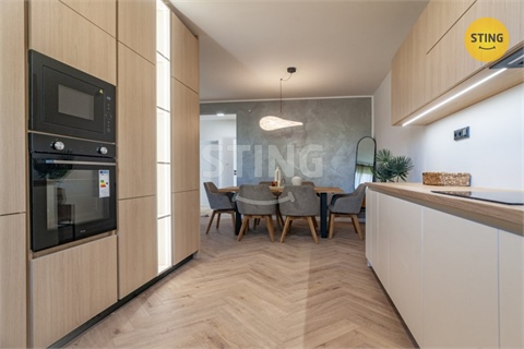 Prodej rodinného domu, 242 m² - 6