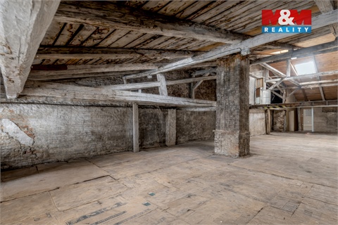 Prodej komerčního objektu, 300 m² 8