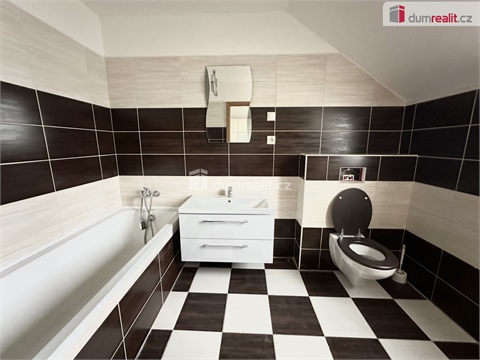 Pronájem bytu 2+1, 64 m² 0