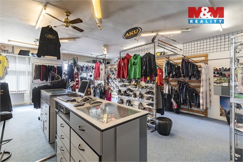 Prodej rodinného domu, 300 m² 12