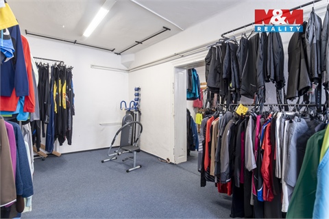 Prodej rodinného domu, 300 m² 14