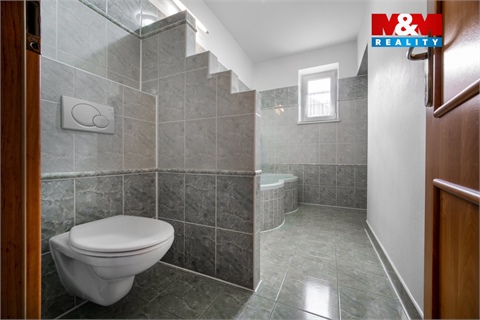 Prodej rodinného domu, 296 m² 24