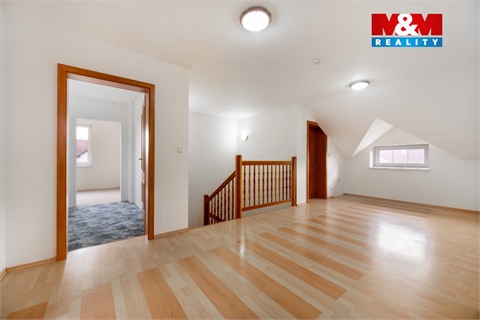 Prodej rodinného domu, 296 m² 6