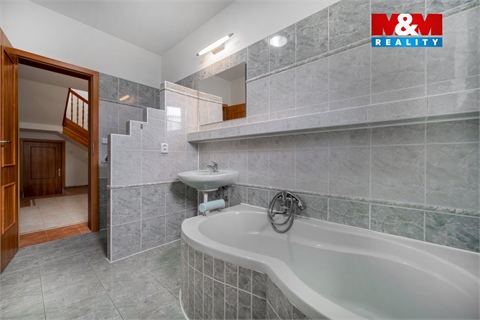 Prodej rodinného domu, 296 m² - 22