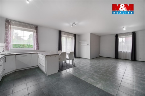 Prodej rodinného domu, 296 m² - 4