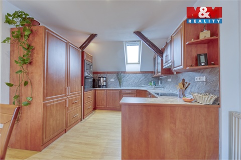 Prodej rodinného domu, 197 m² - 8