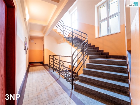 Prodej komerčního objektu, 1 343 m² 18