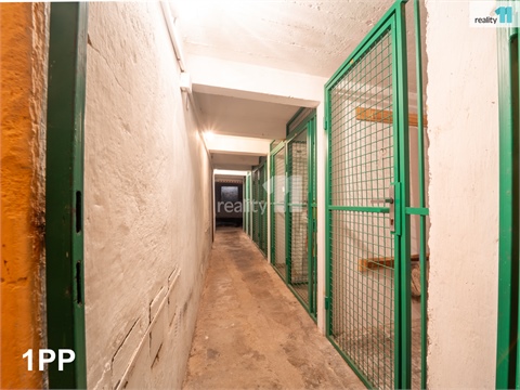 Prodej komerčního objektu, 1 343 m² 28