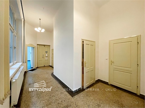 Pronájem kanceláře, 148 m² 2