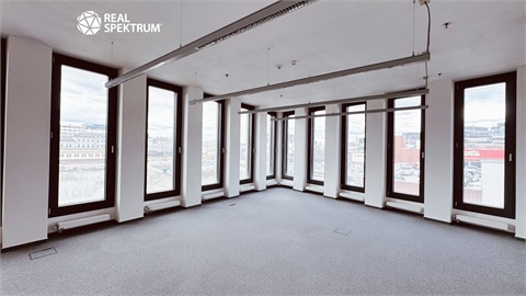 Pronájem kanceláře, 671 m² - 2