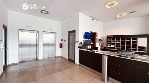 Pronájem kanceláře, 671 m² - 12