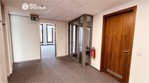 Pronájem kanceláře, 671 m² - 16