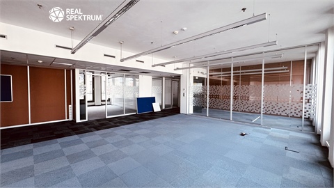 Pronájem kanceláře, 671 m² 16