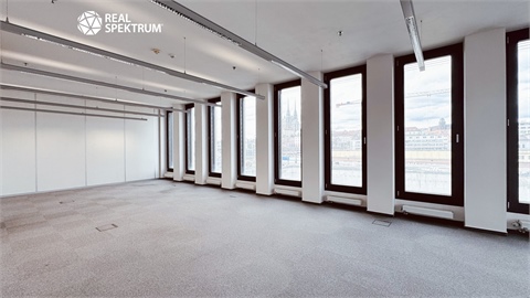 Pronájem kanceláře, 671 m² 12