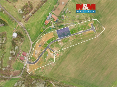 Prodej stavebního pozemku, 1 323 m² 0