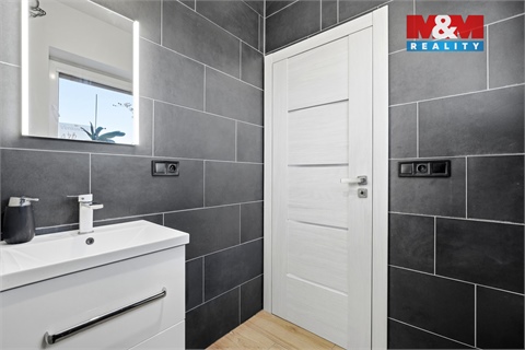 Prodej rodinného domu, 226 m² - 10