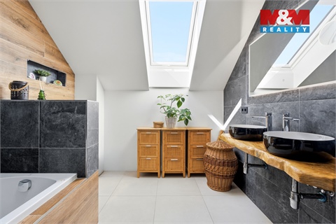 Prodej rodinného domu, 226 m² - 28