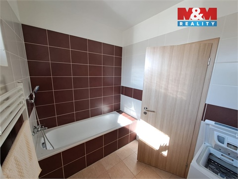 Pronájem bytu 2kk, 61 m² 2