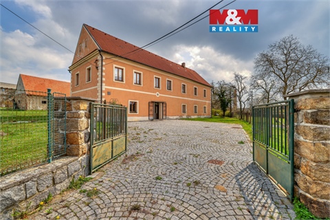 Pronájem bytu 3kk, 107 m² 0