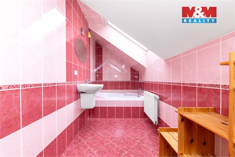 Prodej rodinného domu, 187 m² - 6